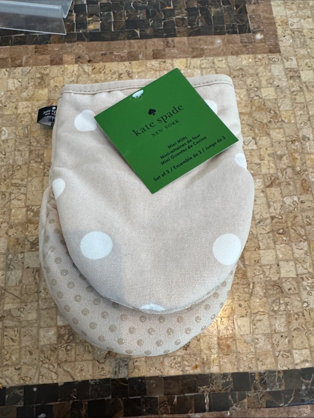 kate spade Beige and White Polka Dot Mini oven mitts NWT